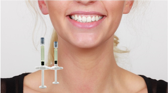 Plumper Lippen Dermale filler Injectiebehandeling Hyaluronzuur Gezichtsfillers